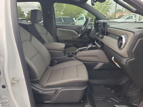 New 2026 Chevrolet Colorado ZR2 w/ Technology Package AWD/4WD image 29