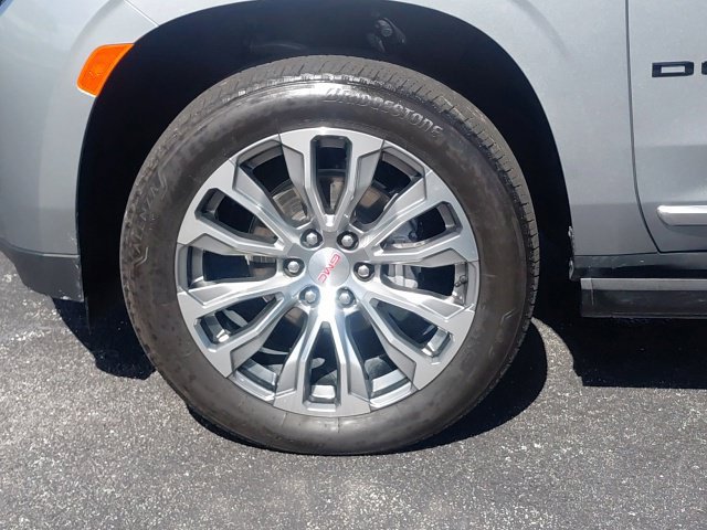 Used 2024 GMC Yukon Denali AWD/4WD image 17