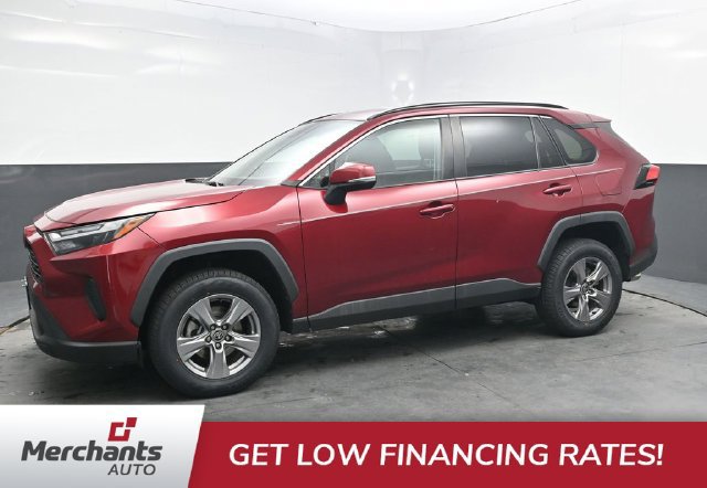 Used 2022 Toyota RAV4 XLE FWD image 3