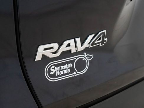 Used 2019 Toyota RAV4 Limited image 10