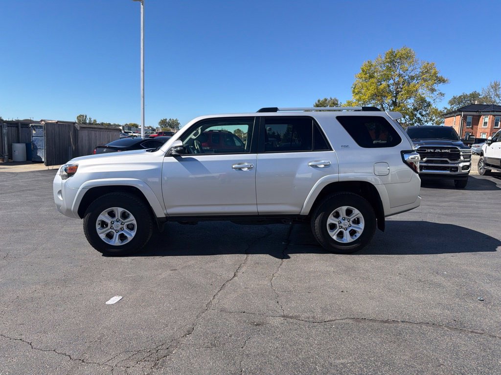 Used 2023 Toyota 4Runner SR5 Premium w/ Moonroof Package AWD/4WD image 4