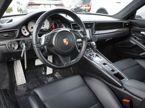 Used 2014 Porsche 911 Turbo S image 18
