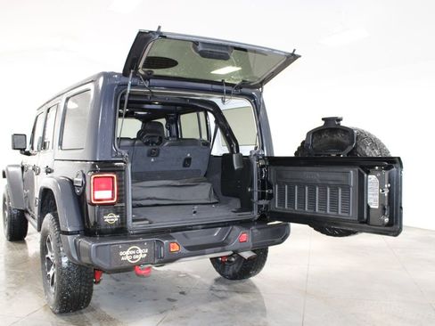 Used 2021 Jeep Wrangler Unlimited Rubicon w/ Cold Weather Group image 16