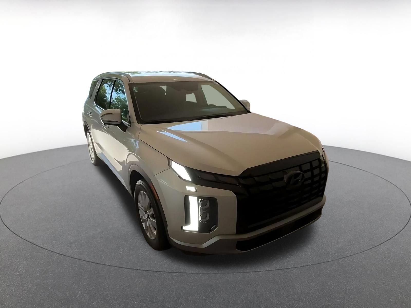 Used 2025 Hyundai Palisade SEL FWD image 3