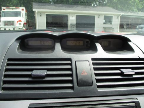 Used 2004 Toyota Solara SLE FWD image 23
