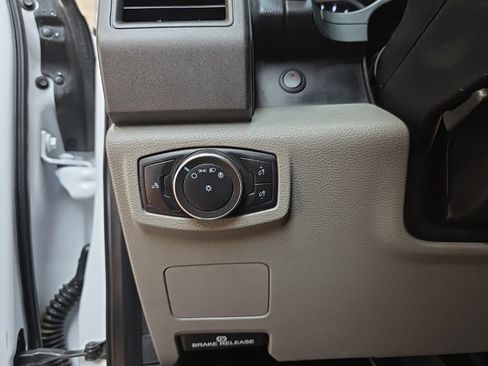 Used 2021 Ford F250 XL w/ Power Equipment Group image 28