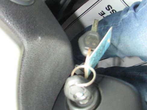 Used 2003 BMW Z4 2.5i image 59