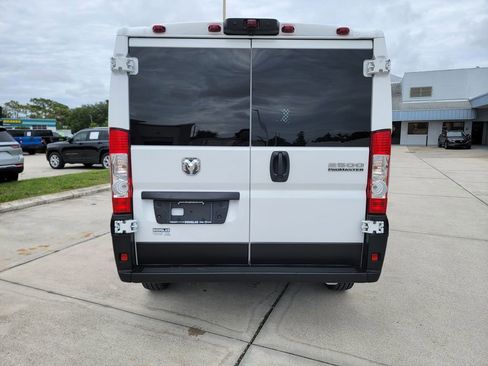 Used 2025 RAM ProMaster 2500 w/ U-Haul Equipment Group FWD image 4