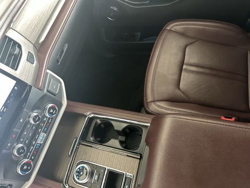 Used 2023 Ford Expedition Limited image 24