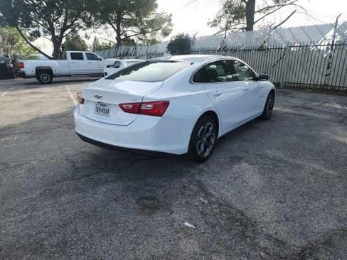 Used 2024 Chevrolet Malibu LT image 3
