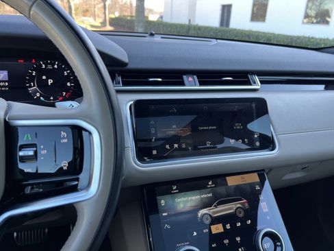 Used 2021 Land Rover Range Rover Velar S image 31