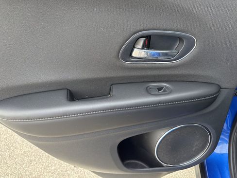 Used 2021 Honda HR-V EX image 11