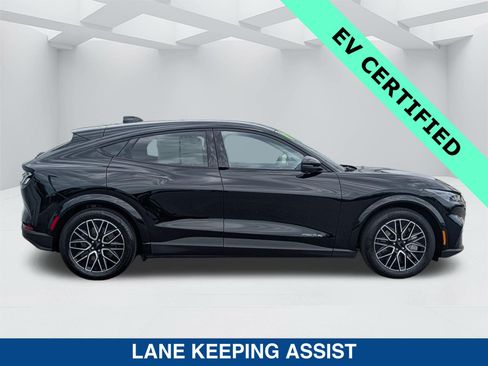 Certified 2025 Ford Mustang Mach-E Premium AWD/4WD image 3