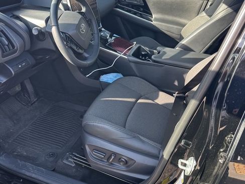 Used 2024 Toyota bZ4X XLE w/ Weather Package image 4