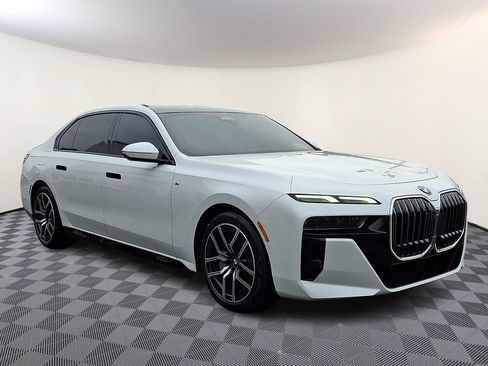 Used 2023 BMW 760i xDrive w/ Parking Assistance Package AWD/4WD image 1