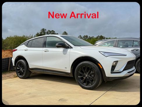 Used 2025 Buick Envista Sport Touring image 1