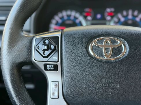 Used 2014 Toyota 4Runner SR5 AWD/4WD image 27