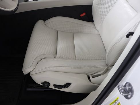 Used 2025 Volvo XC60 B5 Ultra w/ Protection Package Premier image 12