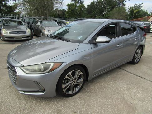 Used 2017 Hyundai Elantra Limited image 1