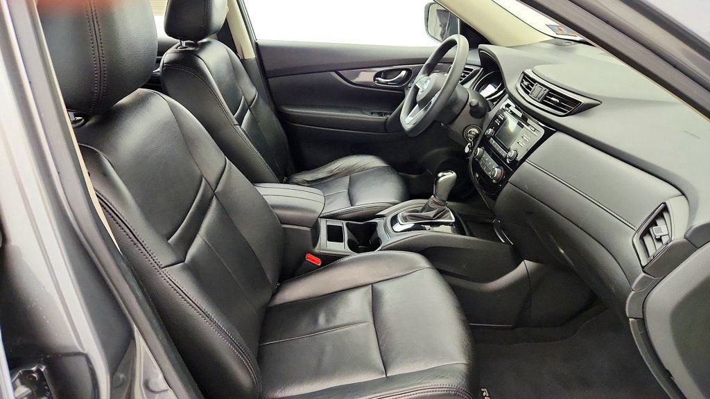 Used 2017 Nissan Rogue S FWD image 22