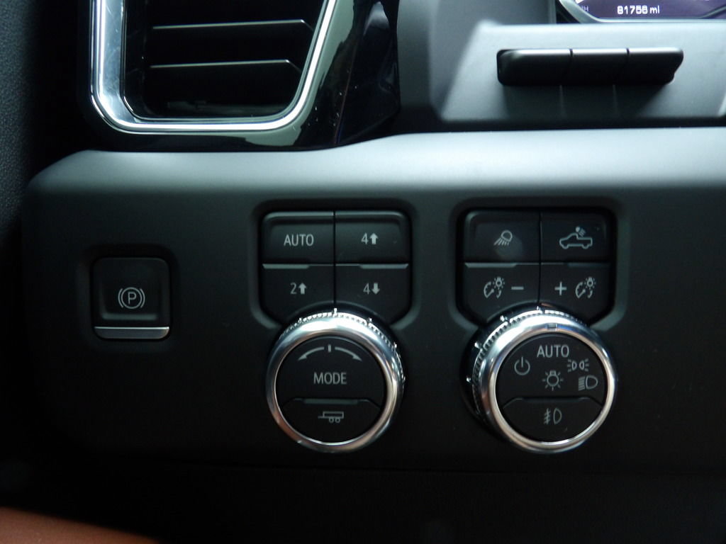 Used 2024 GMC Sierra 3500 Denali Ultimate AWD/4WD image 19