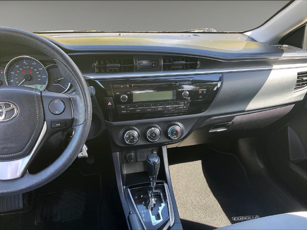 Used 2015 Toyota Corolla L FWD image 18