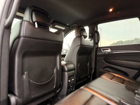 Used 2018 Jeep Grand Cherokee Limited RWD image 18