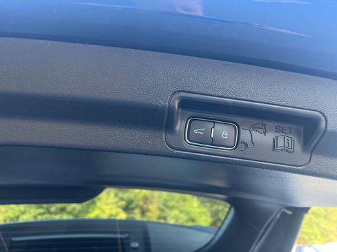 Used 2025 Ford Explorer Platinum w/ LUX Leather Package image 10