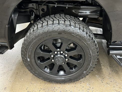 Used 2019 RAM 2500 Big Horn w/ Black Appearance Package AWD/4WD image 18