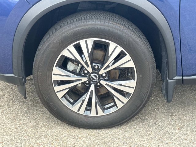 Used 2022 Nissan Rogue SV FWD image 5