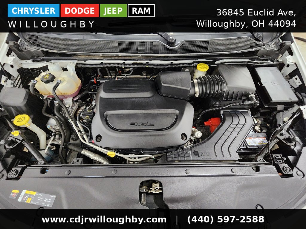 Used 2024 Chrysler Pacifica Touring-L FWD image 38