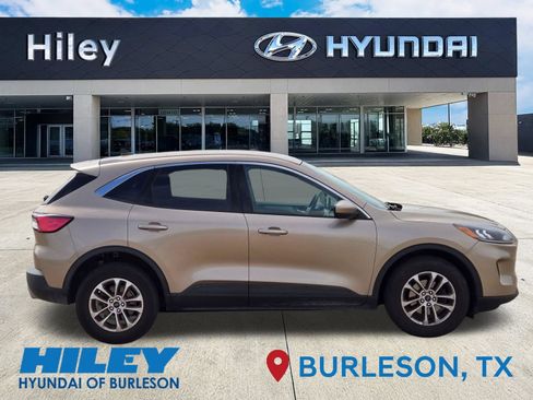 Used 2021 Ford Escape SE w/ Convenience Package AWD/4WD image 3