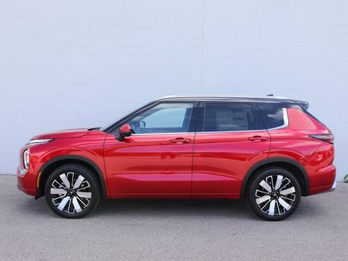 New 2025 Mitsubishi Outlander SEL image 2