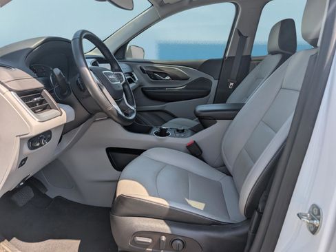 Used 2023 GMC Terrain SLT image 17