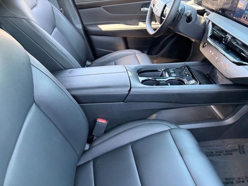 Certified 2025 Nissan Murano SV AWD/4WD image 12