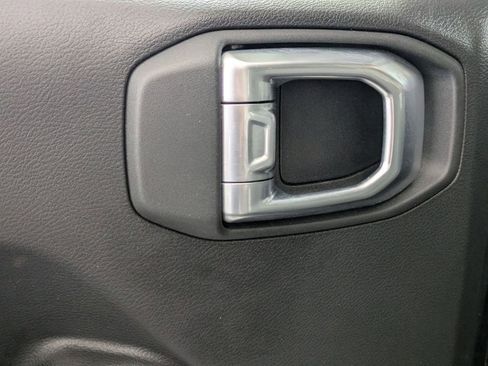 Used 2025 Jeep Wrangler Unlimited Rubicon w/ Convenience Group image 26