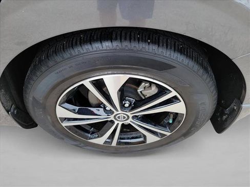 Used 2023 Nissan Sentra SV FWD image 12