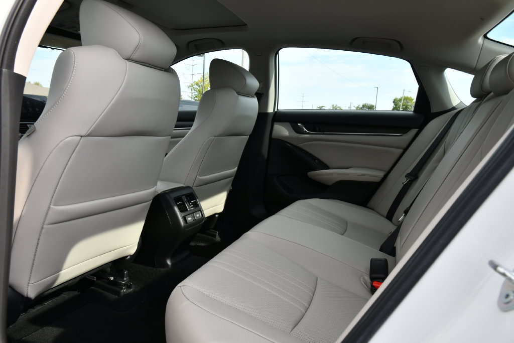 Used 2021 Honda Accord Touring image 22