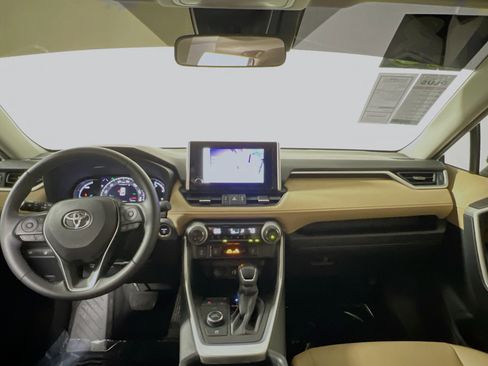 Used 2023 Toyota RAV4 XLE Premium image 30