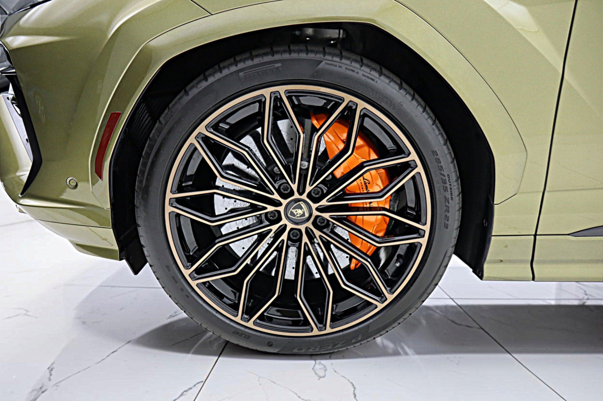 Used 2026 Lamborghini Urus SE AWD/4WD image 45