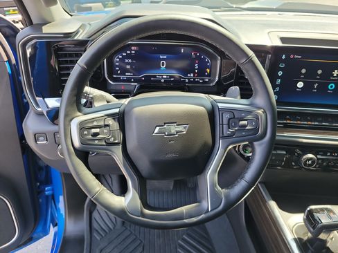 Used 2025 Chevrolet Silverado 1500 LT Trail Boss w/ Convenience Package II AWD/4WD image 21
