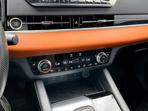 Used 2024 Mitsubishi Outlander SEL image 15