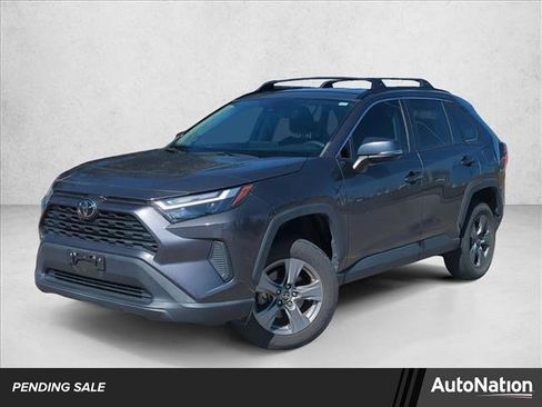 Used 2022 Toyota RAV4 XLE image 1