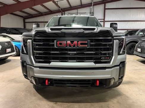Used 2024 GMC Sierra 2500 AT4 w/ Technology Package AWD/4WD image 2