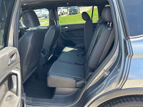 Used 2023 Volkswagen Tiguan SE R-Line image 10