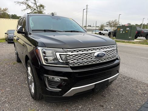 Used 2019 Ford Expedition Platinum image 3