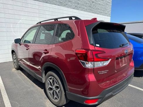 Used 2023 Subaru Forester Premium AWD/4WD image 4