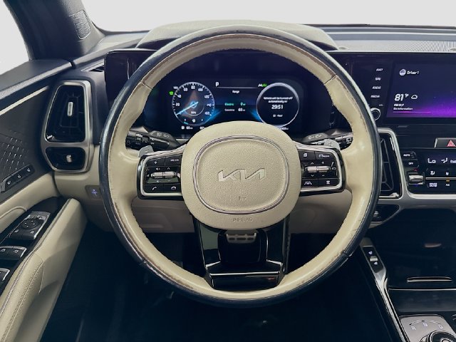 Used 2022 Kia Sorento SX Prestige w/ Panoramic Sunroof Package AWD/4WD image 11