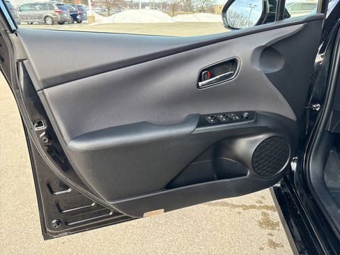 Used 2016 Toyota Prius Four image 16