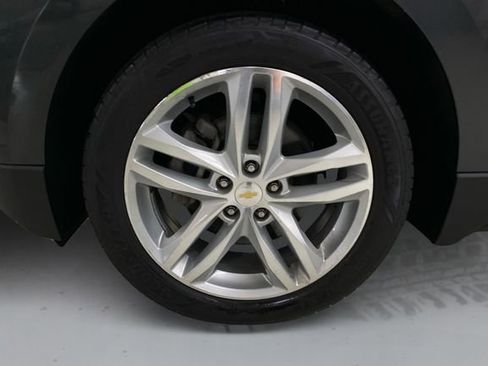 Used 2018 Chevrolet Equinox Premier image 18